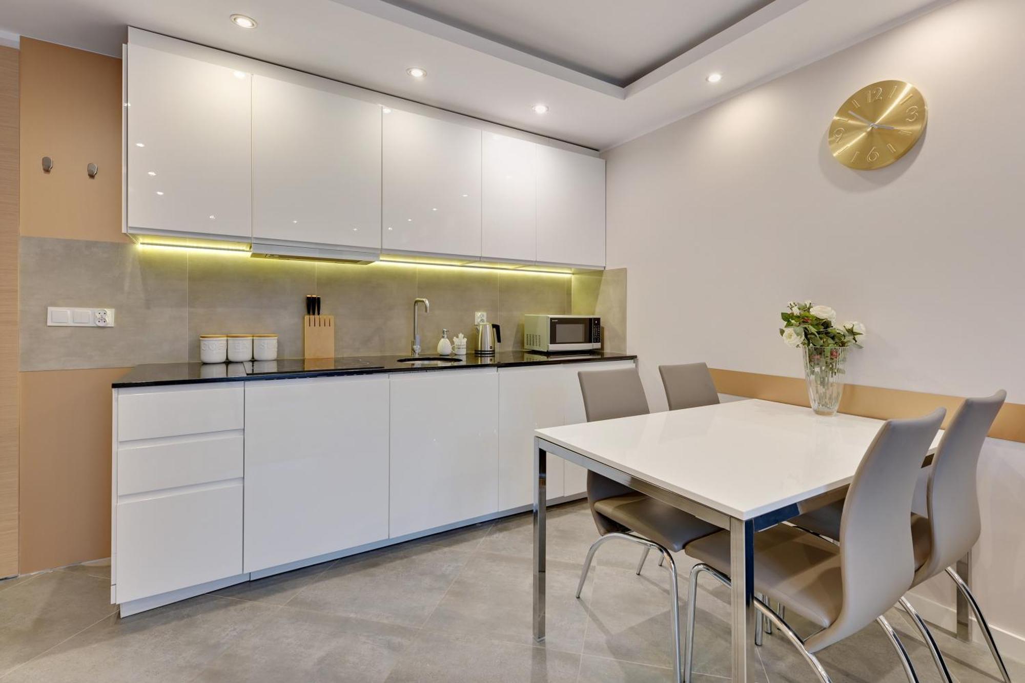 Flatbook Apartments Waterlane Island Spa With Riverview — Photos 2